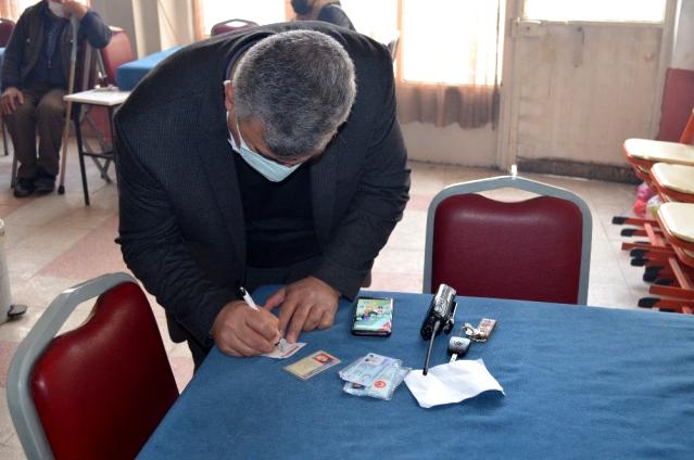 Emniyet müdürü kahvehaneyi bastı, esnafın savunması pes dedirtti: Fal bakıyorlardı