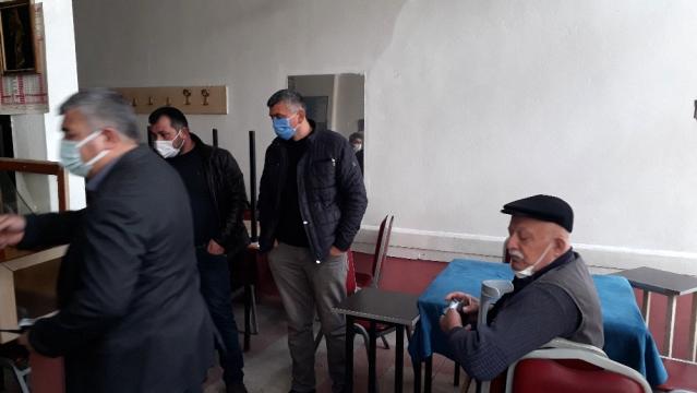Emniyet müdürü kahvehaneyi bastı, esnafın savunması pes dedirtti: Fal bakıyorlardı