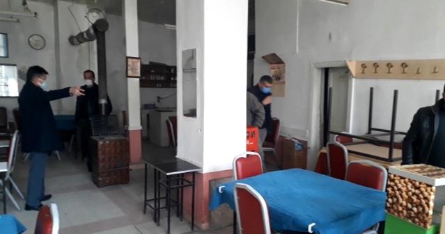 Emniyet müdürü kahvehaneyi bastı, esnafın savunması pes dedirtti: Fal bakıyorlardı