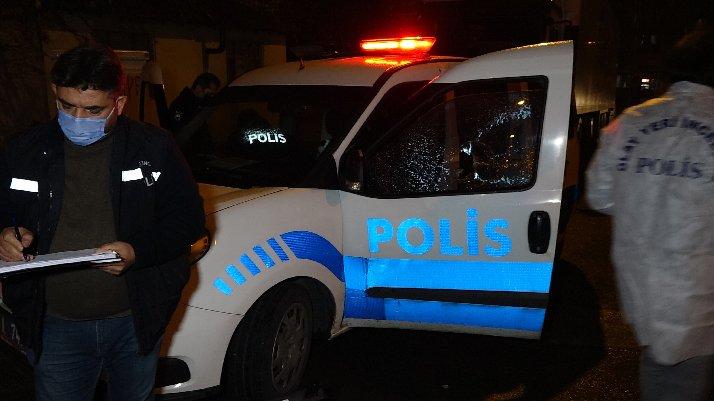 Kısıtlamayı ihlal cezası yazan polislere saldırdılar