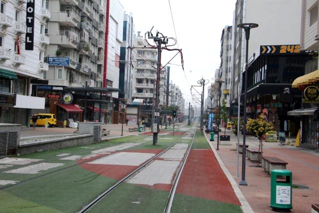  Gidecek yerim yok diyen vatandaşa, sokağa çıkma yasağını ihlalden ceza yazıldı