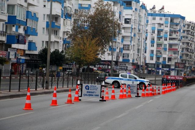  Gidecek yerim yok diyen vatandaşa, sokağa çıkma yasağını ihlalden ceza yazıldı
