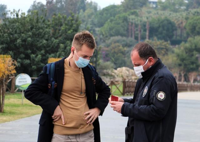  Gidecek yerim yok diyen vatandaşa, sokağa çıkma yasağını ihlalden ceza yazıldı