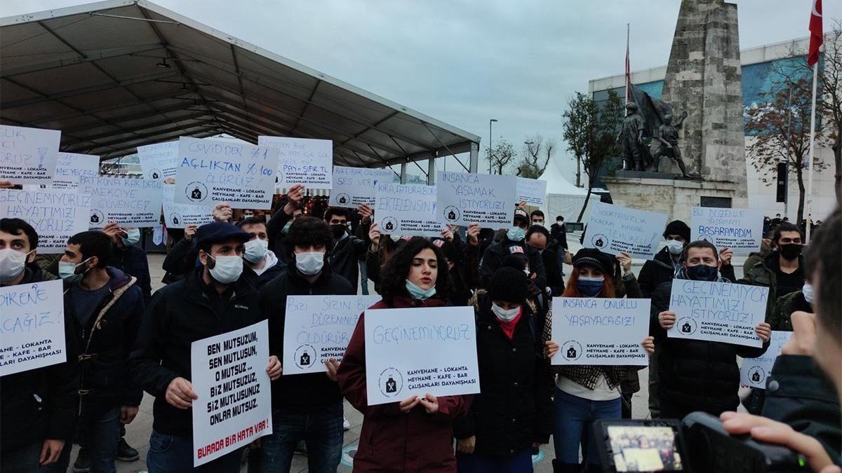 'Geçinemiyoruz' diyen işçiler sokakta: 3 milyon insan bir gecede işsiz kaldı