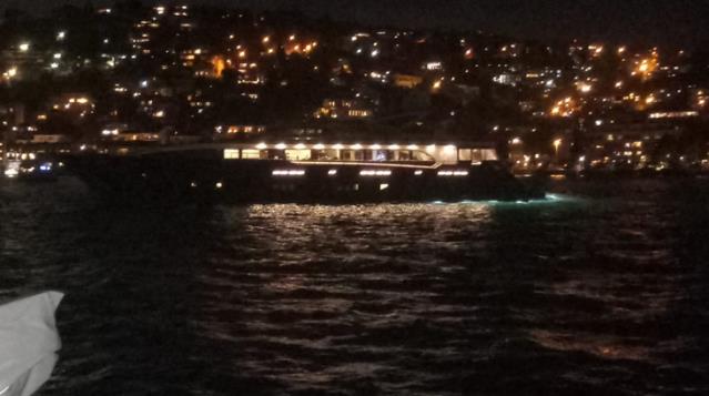 İstanbul Boğazı'nda kaçak yılbaşı eğlencesine polis baskını