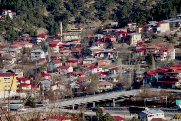 Kışın 700 kişinin yaşadığı yaylada, salgın nedeniyle nüfus 15 kat arttı