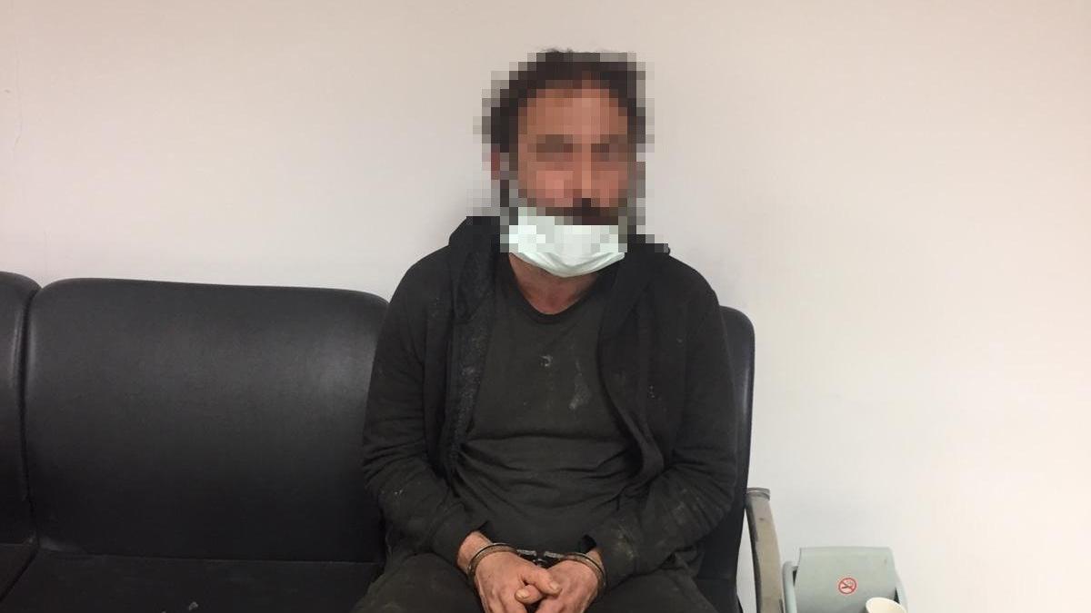 Türk ve Azerbaycan bayraklarını yere atan şüpheli yakalandı