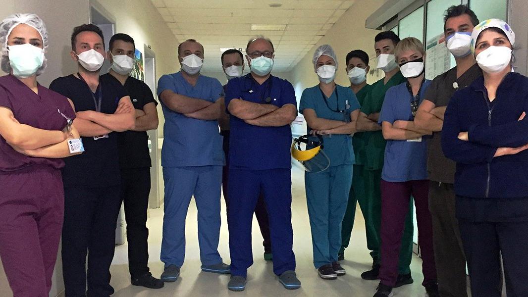 Prof. Dr. Yılmaz: Biz coronayla savaşırken, vatan hainleri villalarda parti veriyor