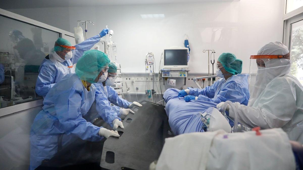 İsrail'de aşı yapılan 428 kişide corona çıktı