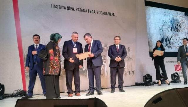 Teşekkür belgesini Bakan Koca vermişti! Geçtiğimiz sene 'yılın hekimi' seçilen Yavuz Durmuş koronavirüse yenildi