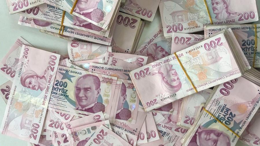 Güvenlik görevlisi çalıştığı bankadan çaldığı 4.5 milyon lirayla Ukrayna'ya kaçtı