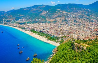 Antalya'ya gelen turist sayısı 3.5 milyona yaklaştı