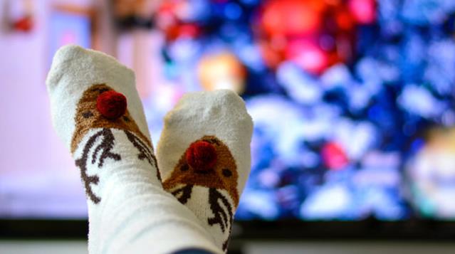 Yılbaşında 4 kişilik bir ailenin 'pijama, terlik, televizyon' keyfi, en az 200 lira