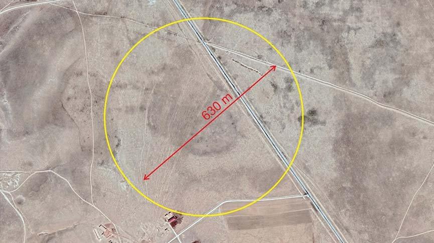 630 metre çapında obruk tespit edildi: Üzerinden yol geçiyor