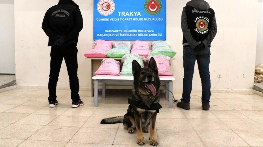 Eski basın müşavirinin maskesini 'Maske' düşürdü