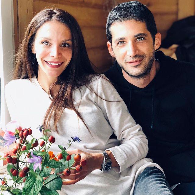 3 hafta önce evlenen şarkıcı Cemre Kemer hamile mi?