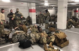 ABD Başkanı Biden, otoparkta uyumak zorunda kalan Ulusal Muhafızlar için özür diledi