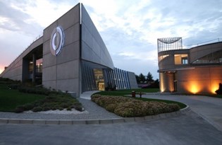 Abdi İbrahim, İsviçreli OM Pharma'ya ortak oldu