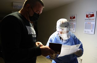 Yurtdışından gelenlere 'test şartı' uygulaması başladı