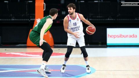 Anadolu Efes ligde 18`de 18 yaptı