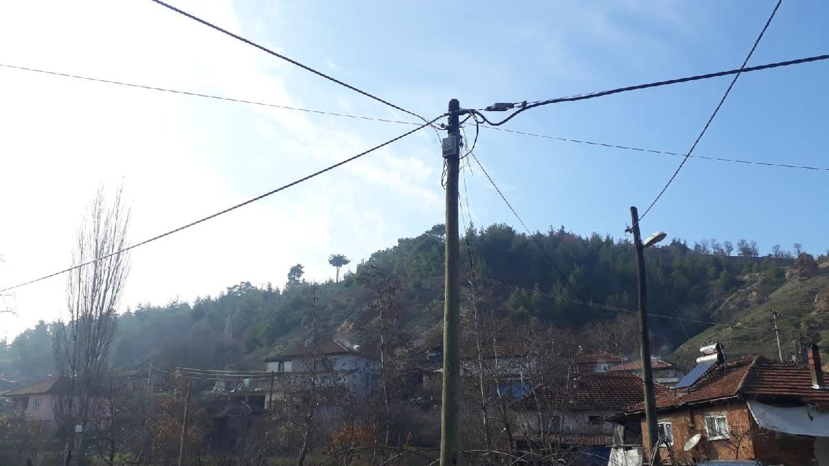 Hırsızlar bir köyü internetsiz bıraktı