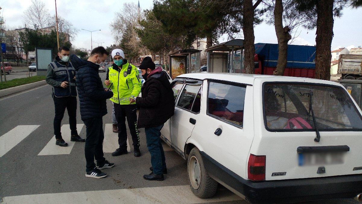 Emanet aldığı arabanın yakalamalı olduğunu öğrenince şaşkına döndü