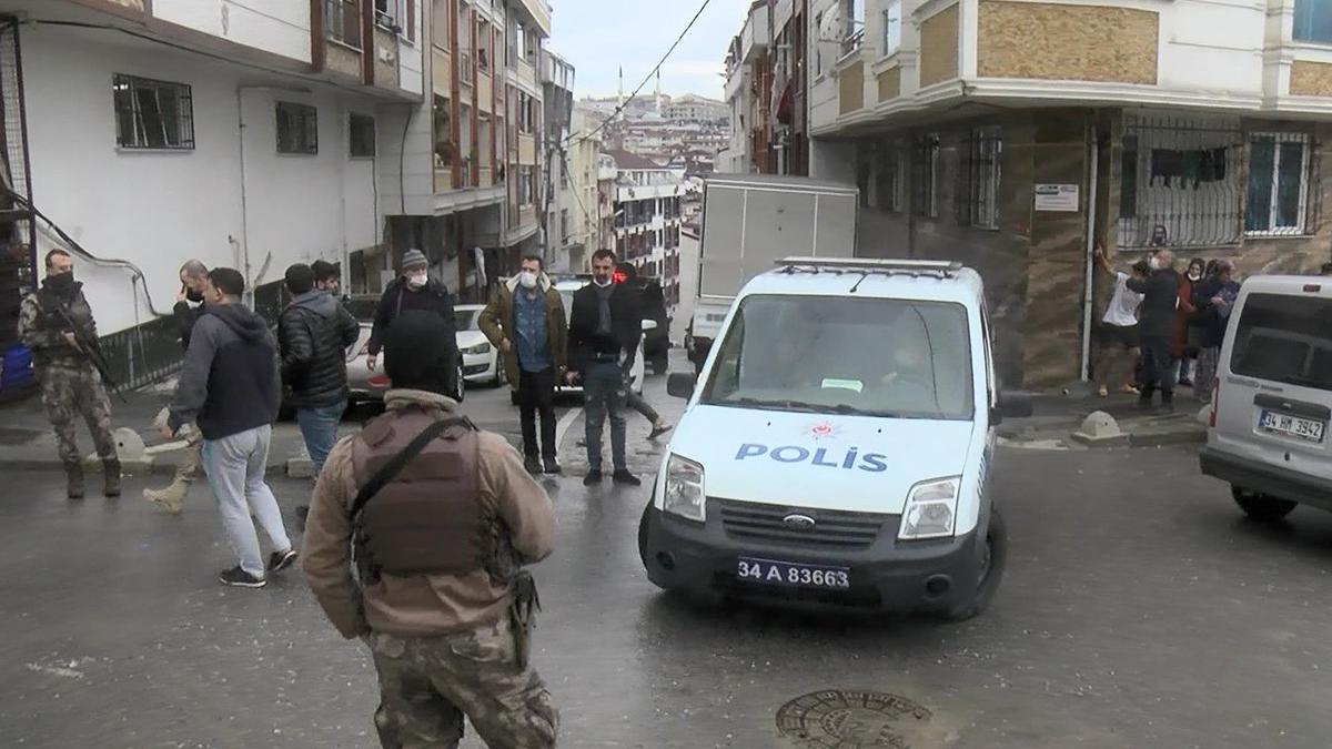 İstanbul'da silahlı, kılıçlı kavga 