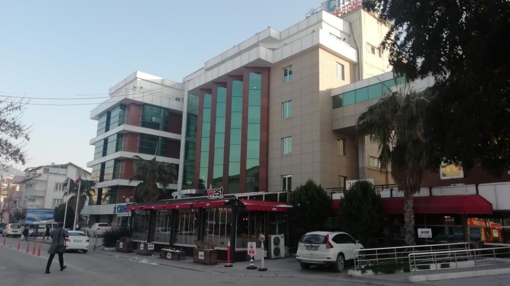 Evde doğum yapan kadın bebeğini bıçaklayarak öldürdü