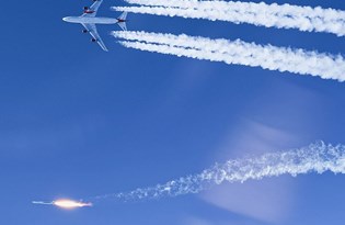 İlk defa yörüngeye ulaştı (Boeing 747 üzerinden roket fırlatıldı)