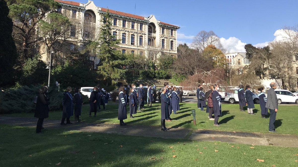 Boğaziçili akademisyenler rektörlüğe sırtını döndü