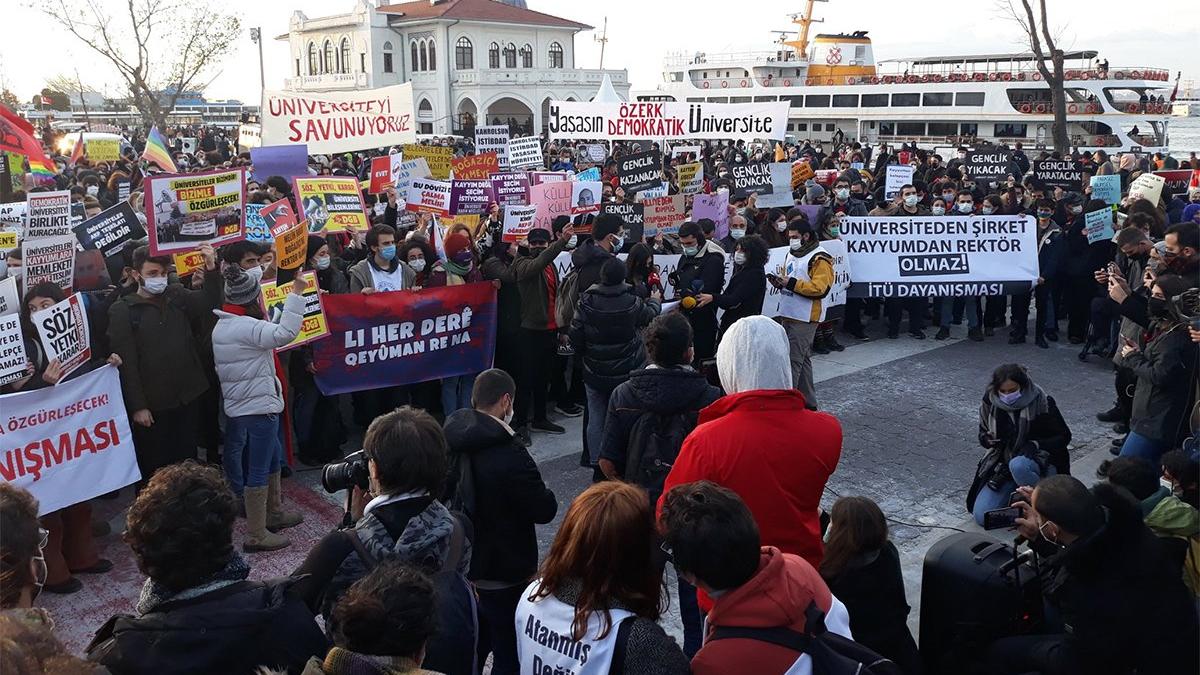 Boğaziçili öğrenciler protestolarına Kadıköy'de devam etti