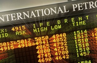 Fitch’den petrol tahmini: 2021’de varili 45 dolara düşecek