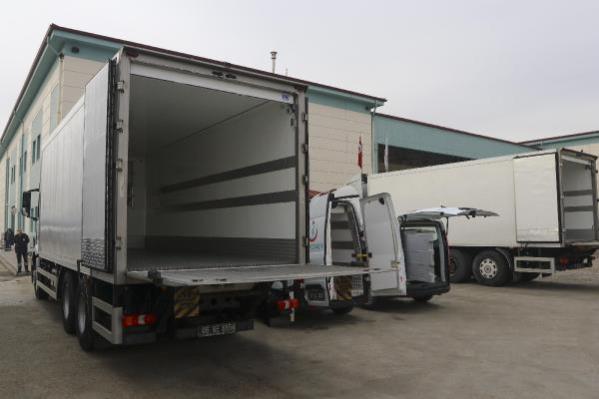 Çin'den Türkiye'ye getirilen koronavirüs aşıları, özel soğutma sistemine sahip araçlarla illere dağıtılacak