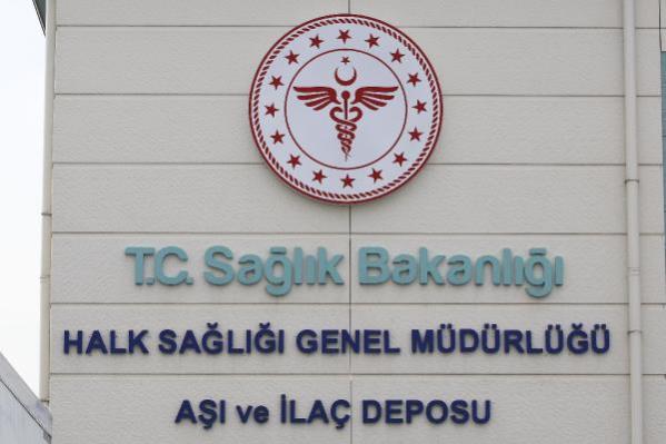 Çin'den Türkiye'ye getirilen koronavirüs aşıları, özel soğutma sistemine sahip araçlarla illere dağıtılacak