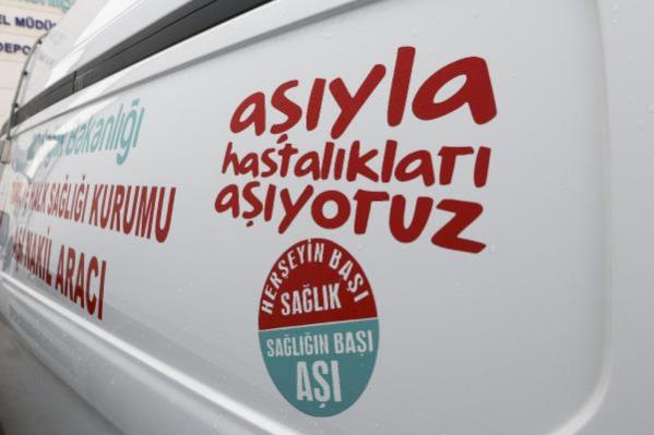 Çin'den Türkiye'ye getirilen koronavirüs aşıları, özel soğutma sistemine sahip araçlarla illere dağıtılacak