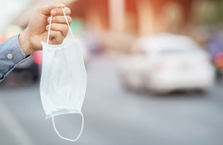 Bakan Zehra Zümrüt Selçuk: Güvensiz koruyucu maske üretenler cezalandırıldı