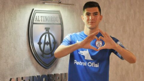 İzmir macerası kısa sürdü... Bir dakika bile oynamadan ayrıldı