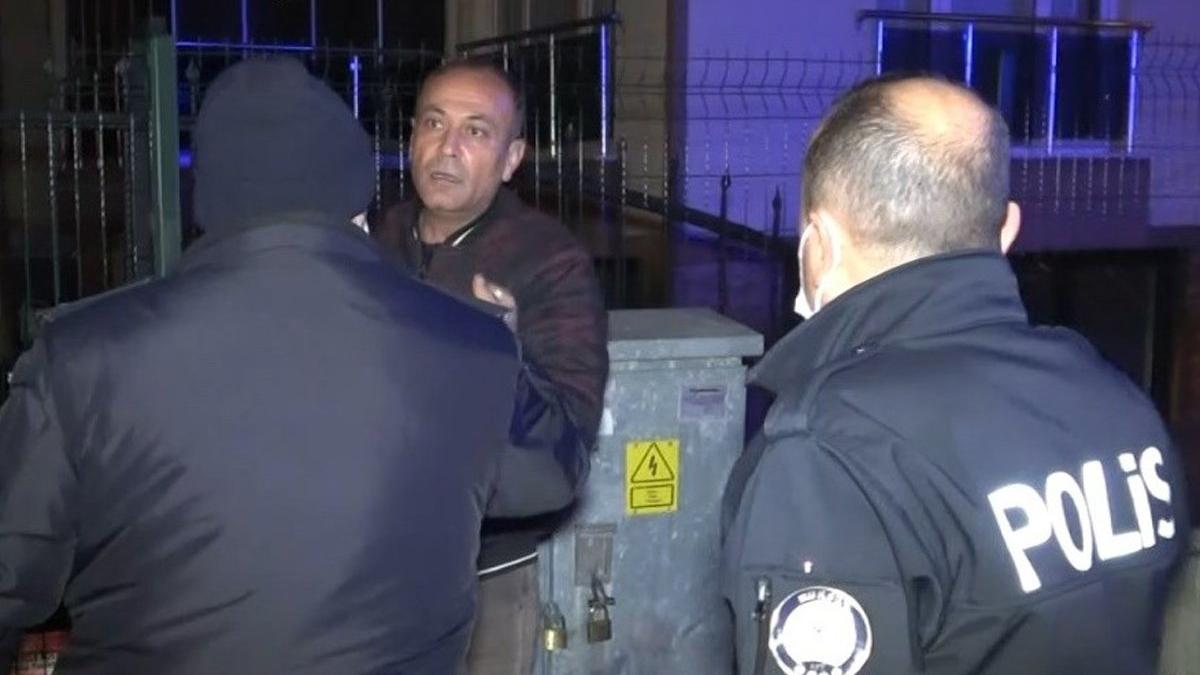 Sigara içip, yangını izlemek için ısrarcı olunca ceza yedi