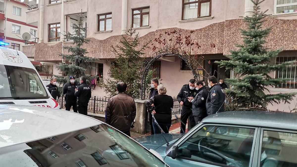Şiddet uygulayan kocasını bıçaklayarak öldürdü