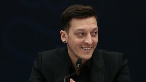 Gelsenkirchen`de Mesut Özil sevinci