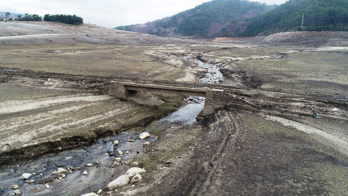 Baraj buharlaştı, tarihi köprü ortaya çıktı