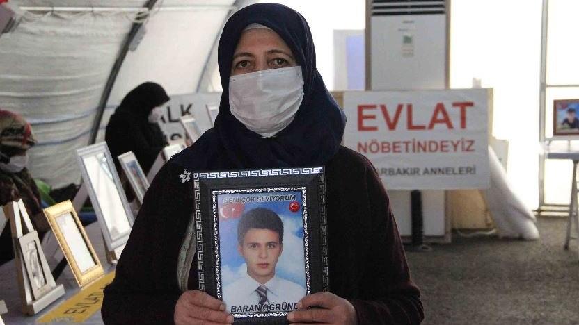 Evlat nöbetindeki anne, oğluna seslendi: Ceza yok Baran, gel teslim ol