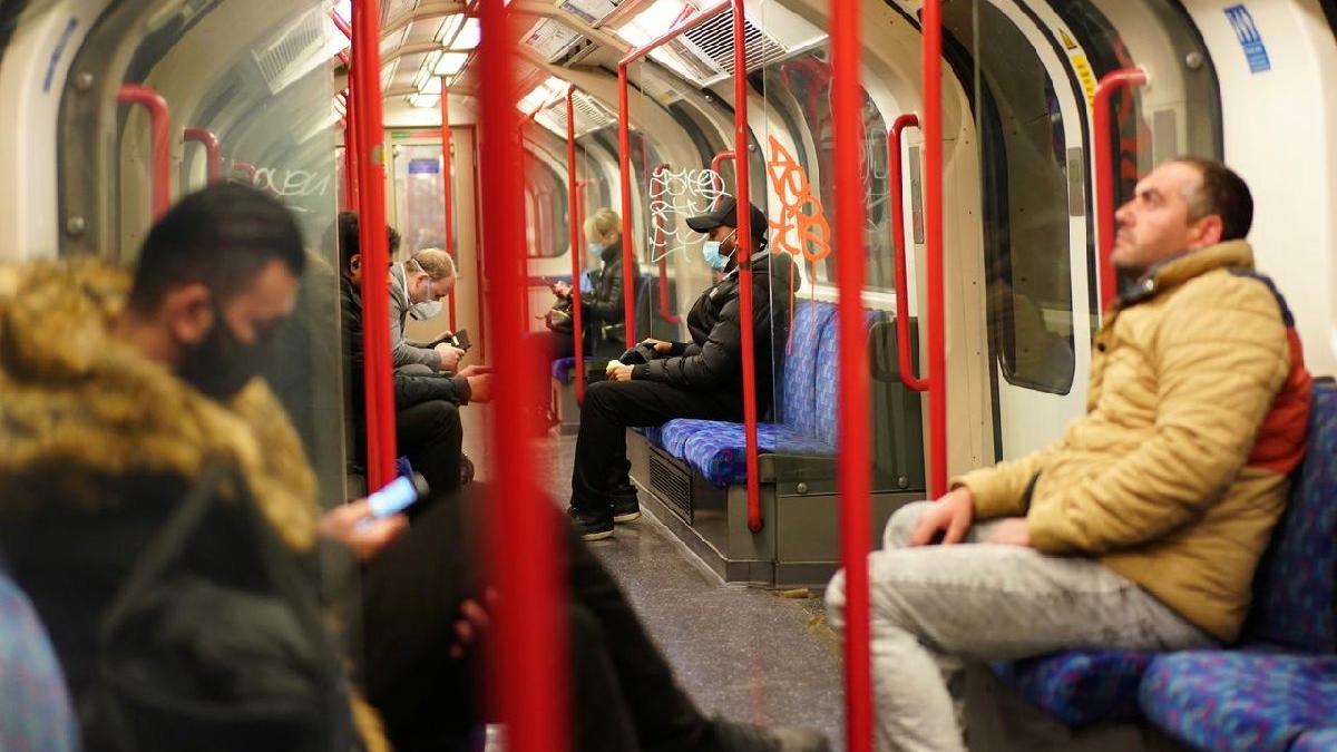 İngiltere alarmda: Daha fazla kısıtlama gerekiyor