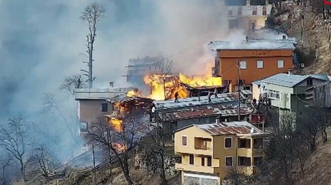 Rize'de korkutan yangın