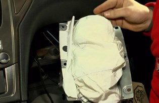 İkinci el araçta hava yastığı tehlikesi: Hava yastığı yerine bez ve sünger koyuyorlar