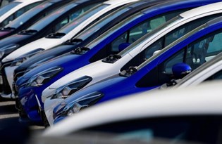 İngiltere'de otomobil üretimi 1950'lerden bu yana en düşük seviyeye geriledi