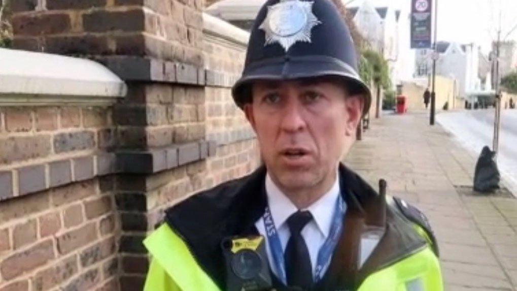 İngiltere'de 30 yıldır görev yapan Türk polise imparatorluk ödülü