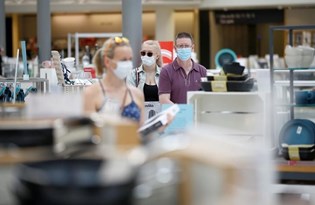 İngiliz perakende sektöründe geçen yıl 176 bin 700 kişi işini kaybetti