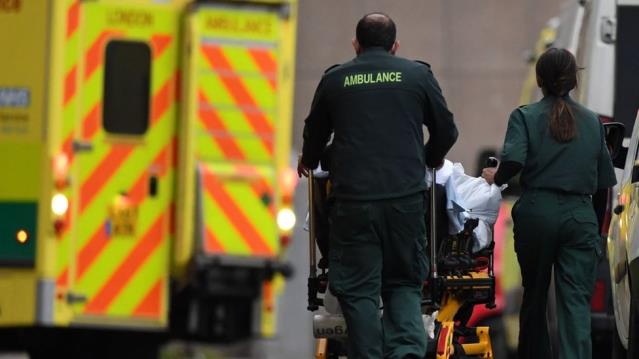 İngiltere hastanelerdeki yükü azaltmak için hastaları otellere yerleştirecek