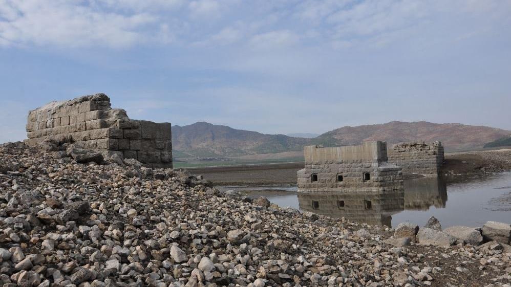 Barajda su çekildi, tarihi Hicaz Demiryolu hattı göründü